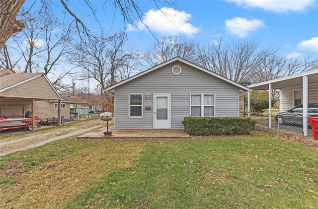 403 SW 9th St, Blue Springs, MO 64015