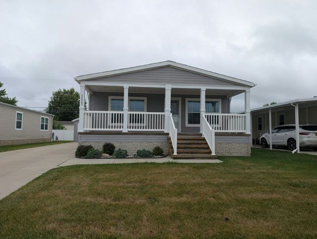52563 Pineview Cir #189, New Baltimore, MI 48051