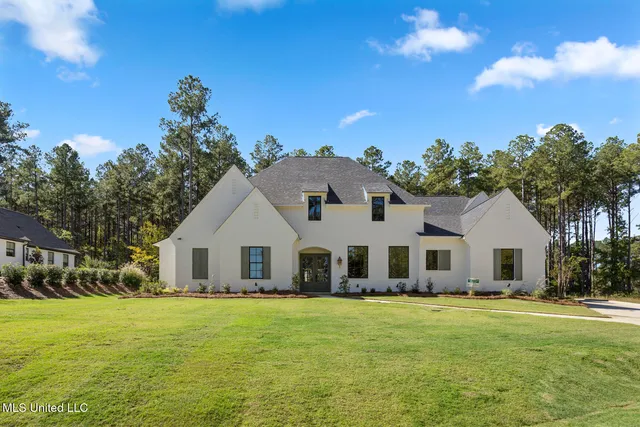 909 Fairburn Ct, Madison, MS 39110