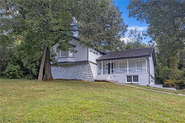 4447 Lake Breeze Dr, Stone Mountain, GA 30083