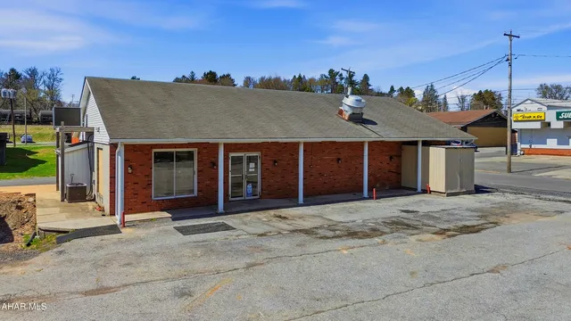 1000 2nd St, Cresson, PA 16630