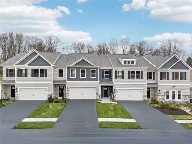1303 Cherry Tree Dr, Butler, PA 16001