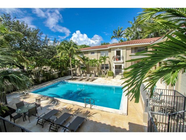 125 Edgewater Dr   #7, Coral Gables, FL 33133