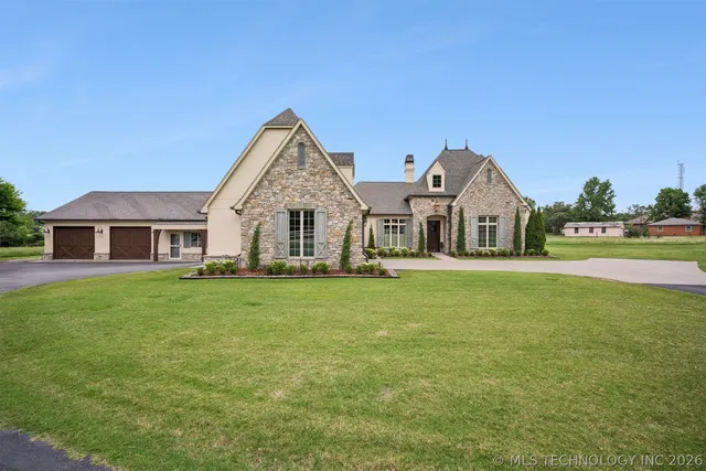 9854 N  145th East Ave, Owasso, OK 74055