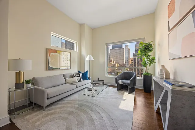 250 E  49th St #10A, New York, NY 10017