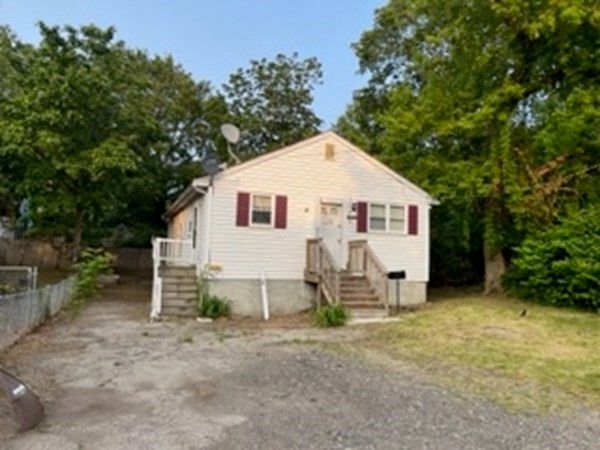 26 Hull St, Quincy, MA 02169