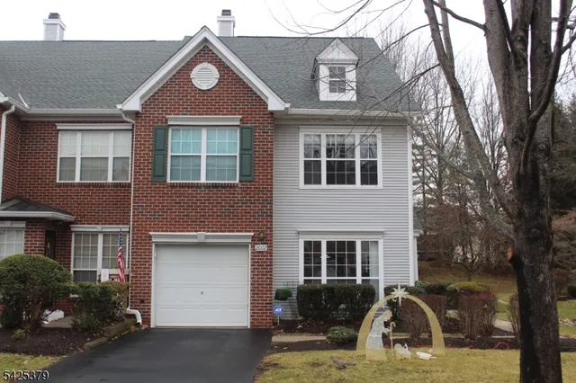2002 S Branch Dr, Whitehouse Station, NJ 08889
