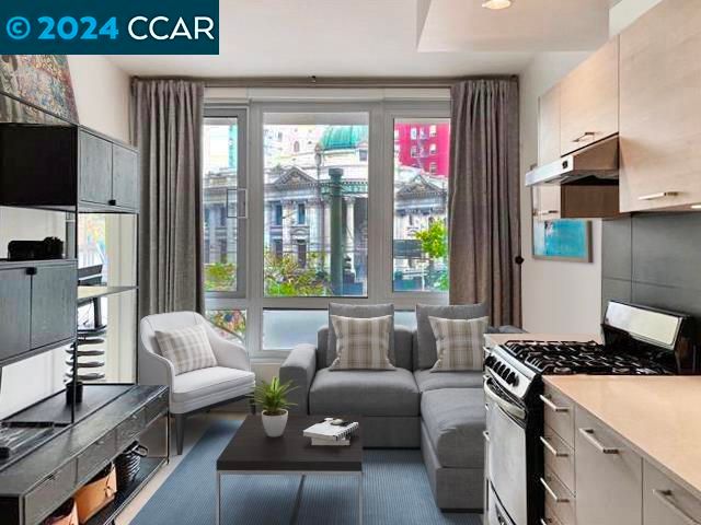 1075 Market St #206, San Francisco, CA 94103
