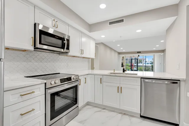 2501 Marina Isle Way #104, Jupiter, FL 33477