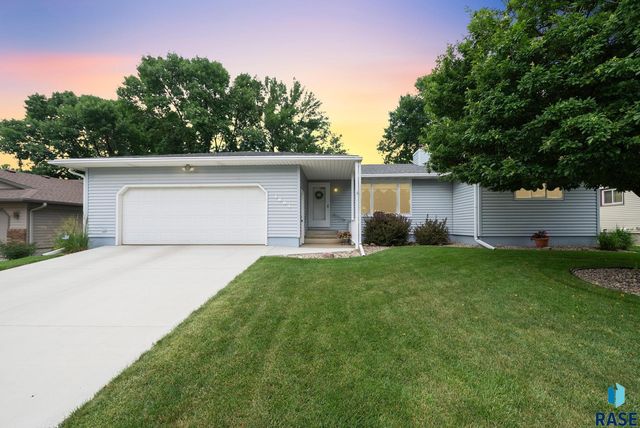 1604 E  56th St, Sioux Falls, SD 57103
