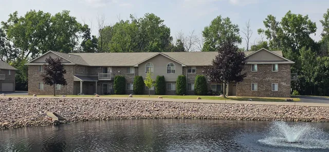3325 N  Casaloma Dr #40, Appleton, WI 54913
