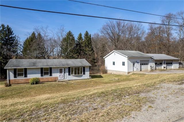 736 Center Dr, Chicora, PA 16025