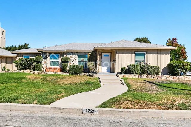 1221 E  Roosevelt Rd, Long Beach, CA 90807