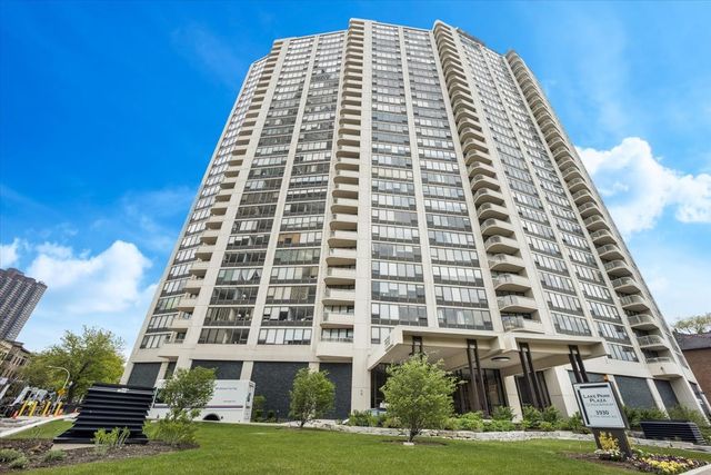 3930 N  Pine Grove Ave #1902, Chicago, IL 60613