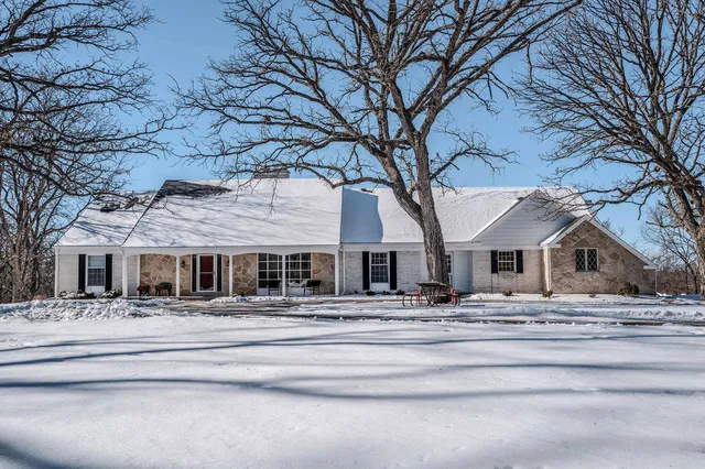 W290S4827 Parke LANE WEST West, Waukesha, WI 53189