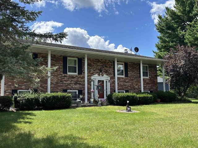 911 Pine Drive, Wisconsin Dells, WI 53965