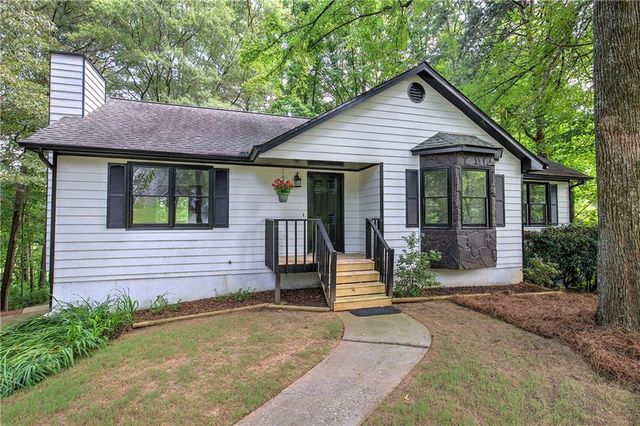 17 W  Ridge Dr SE, Cartersville, GA 30121