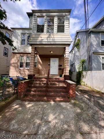 239 Wainwright St, Newark, NJ 07112