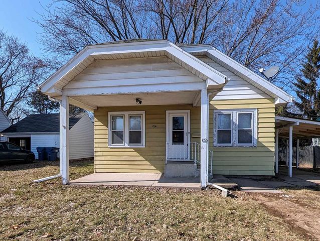 256 S  Main St, Clintonville, WI 54929