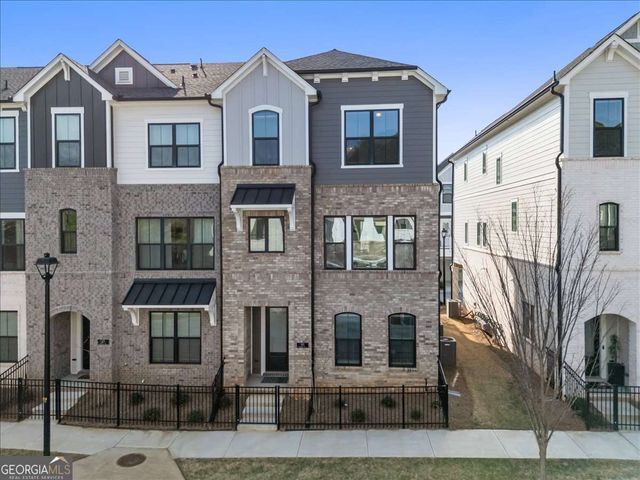 335 Walker Ave, Roswell, GA 30076