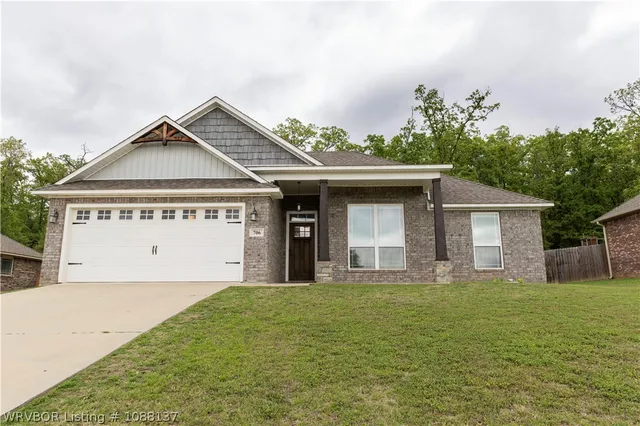 706 Live Oak Dr, Greenwood, AR 72936
