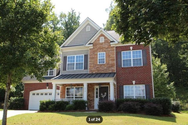 613 Ravenglass Dr, Fort Mill, SC 29715