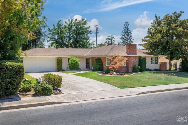 2607 Crest Dr, Bakersfield, CA 93306
