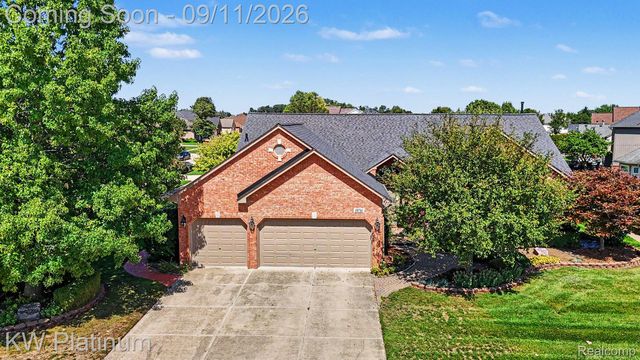 19741 Mount Vernon Dr, Macomb, MI 48044