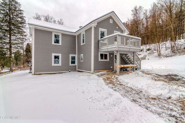 207 S  Mountain Rd, Pittsfield, MA 01201