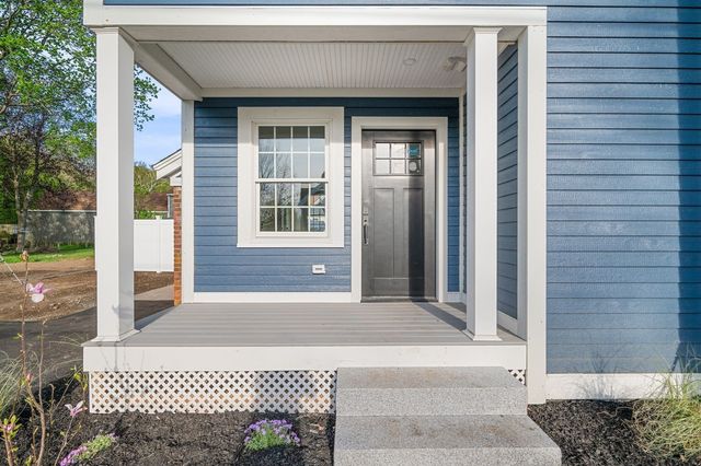 2 Railroad Ave #2, Rowley, MA 01969