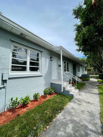 820 SE 12th St #1, Fort Lauderdale, FL 33316