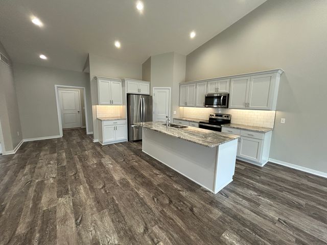 5908 S  93rd St, Lincoln, NE 68526