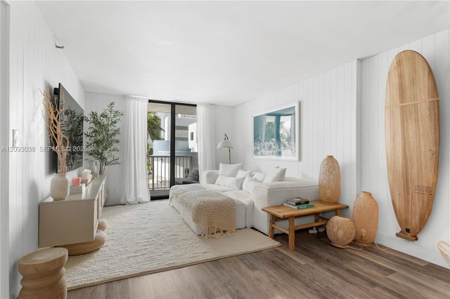 4301 Collins Ave #207, Miami Beach, FL 33140