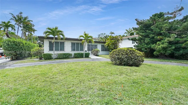 1630 S  Bayshore Dr, Miami, FL 33133