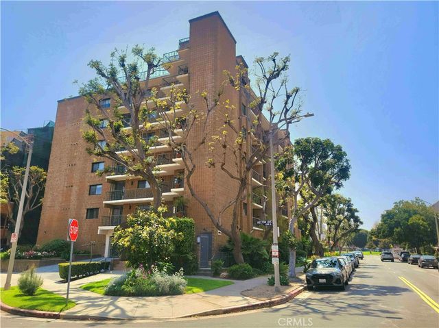 10966 Rochester Ave #2, Los Angeles, CA 90024