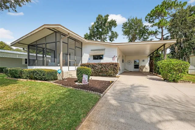 3310 Manatee Rd, Tavares, FL 32778