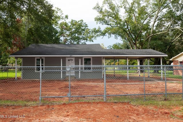 3624 Rollins St, Moss Point, MS 39563