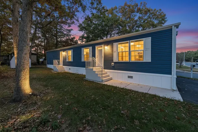 Redman 111 Fairview Manor Plan in Fairview Manor, Millville, NJ 08332