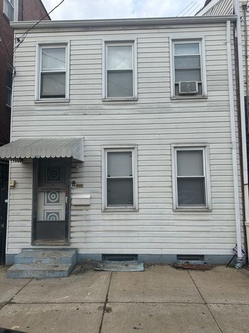 1805 Mary St, Pittsburgh, PA 15203