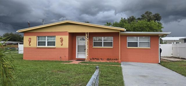 8202 DAHLIA AVENUE, Tampa, FL 33619