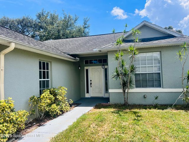 2918 Pebble Creek St, Melbourne, FL 32935