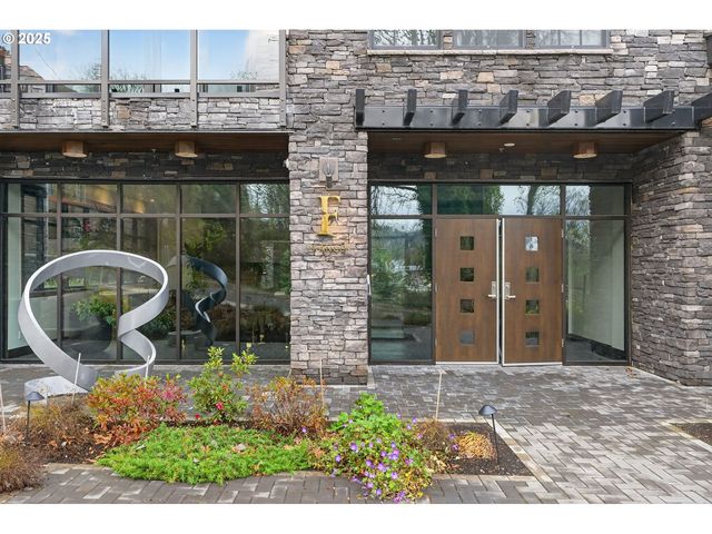 21 D Ave #5, Lake Oswego, OR 97034