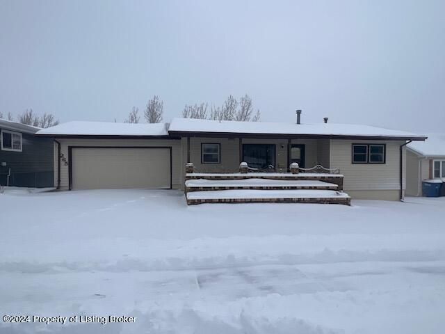265 7th St E, Dickinson, ND 58601