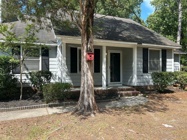 19 Woodpond Ct, Columbia, SC 29212