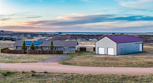 736 Valley View Dr, Cheyenne, WY 82009