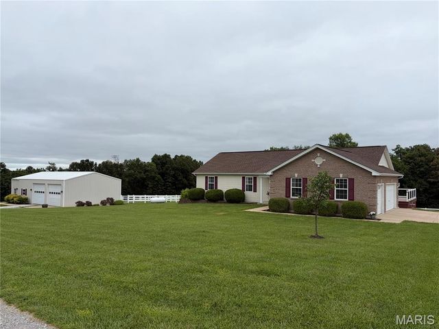 140 Brandi Lynn Dr, Foristell, MO 63348