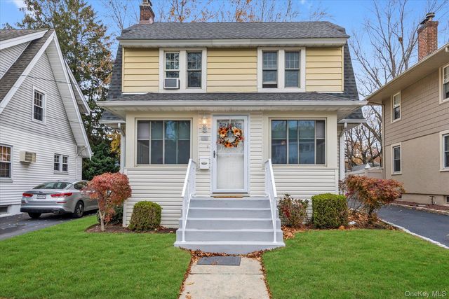 100 Nassau Avenue, Malverne, NY 11565