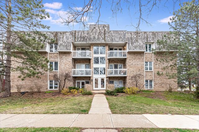 930 Rogers St #304, Downers Grove, IL 60515