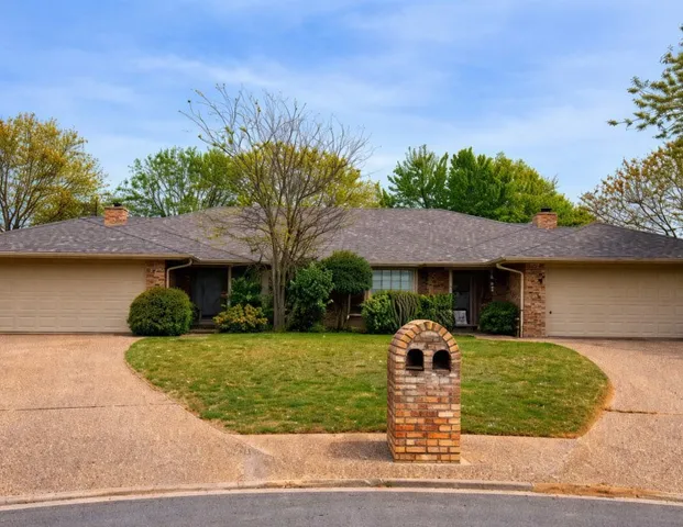 1500 Sharron Ct, Cleburne, TX 76033