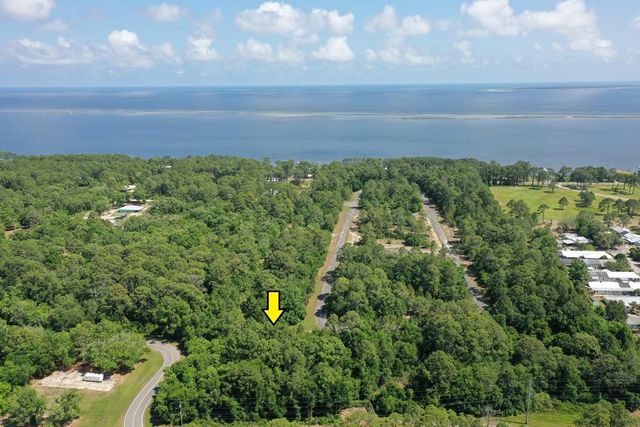 31 Bluewater Beach Cir, Lanark Village, FL 32323